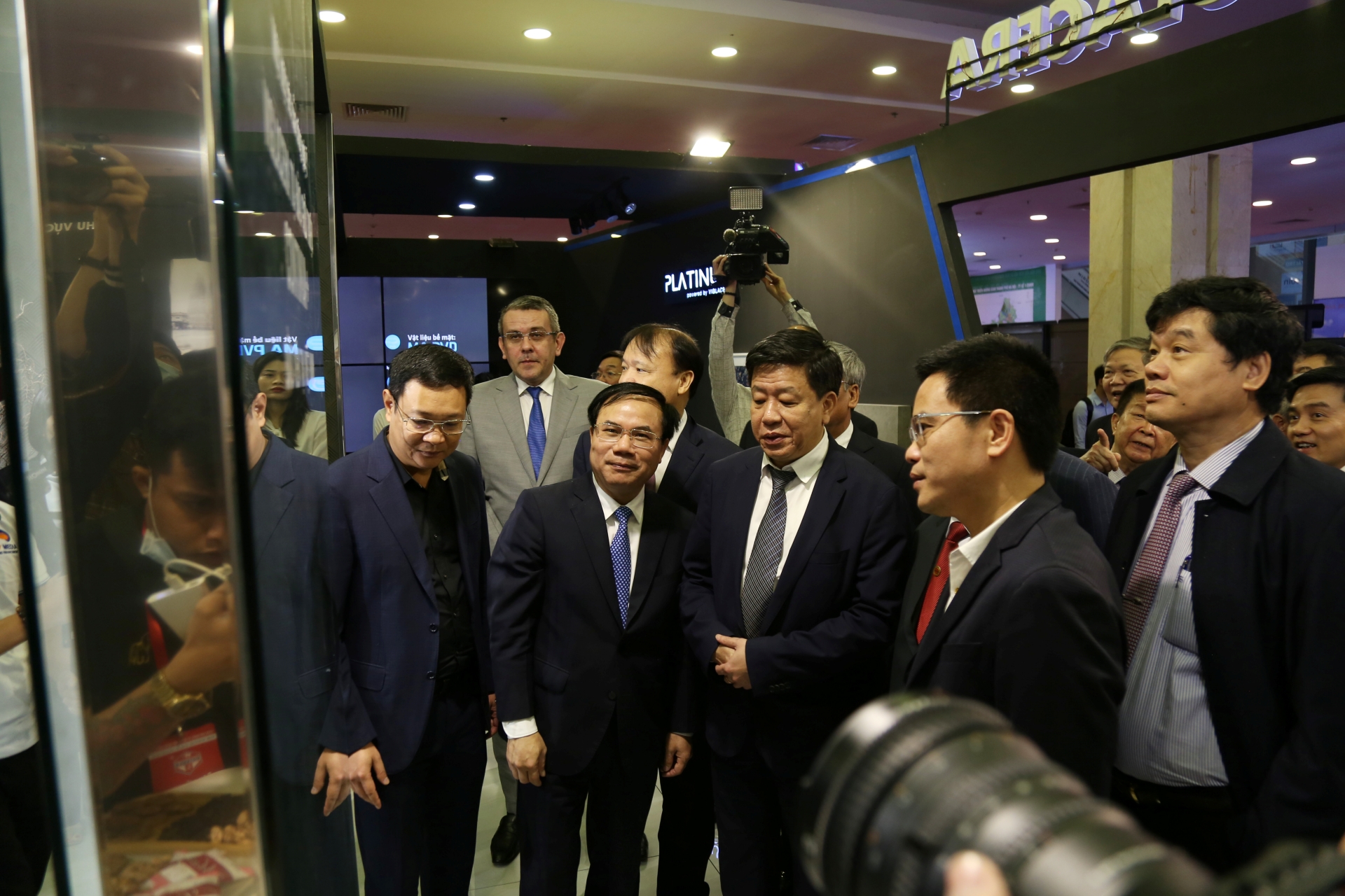 Vietbuild Hanoi 2021: Viglacera continues to lead the way for the building materials industry in Vietnam